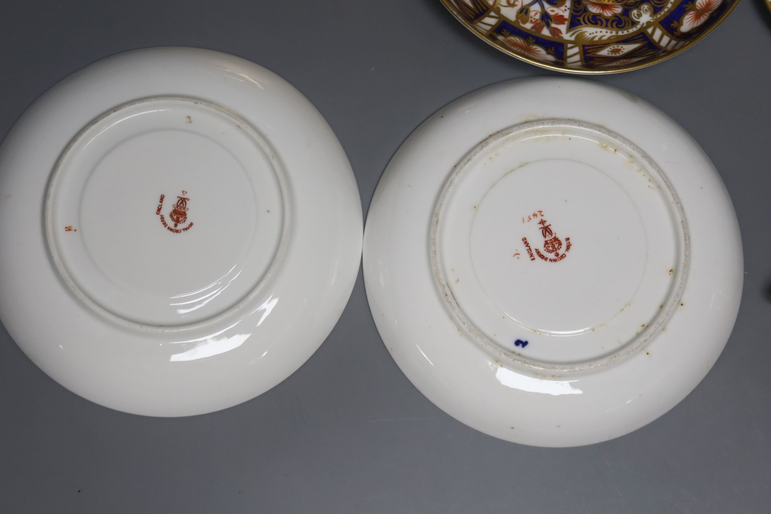 A quantity of Crown Derby teawares including three cups, three saucers and two plates